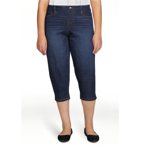 2 pairs XL - NWT Pull on Denim Capri for Women from Time and Tru - Picture 2 of 8